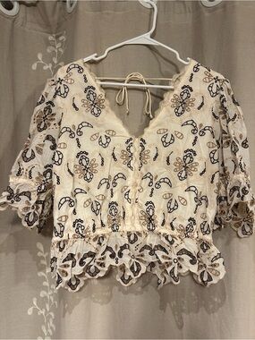 Anthropologie Cream Cropped Embroidered V-Neck Blouse